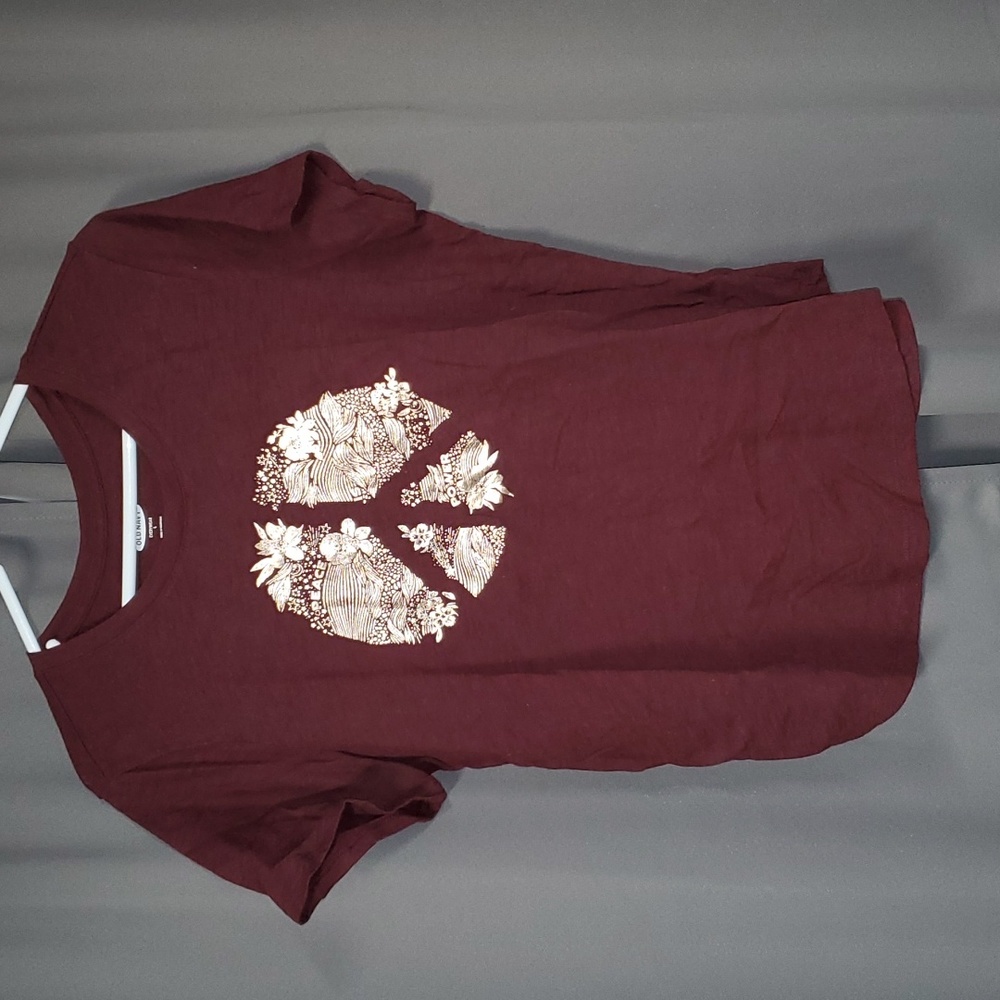 Old Navy SS burgundy tee Large